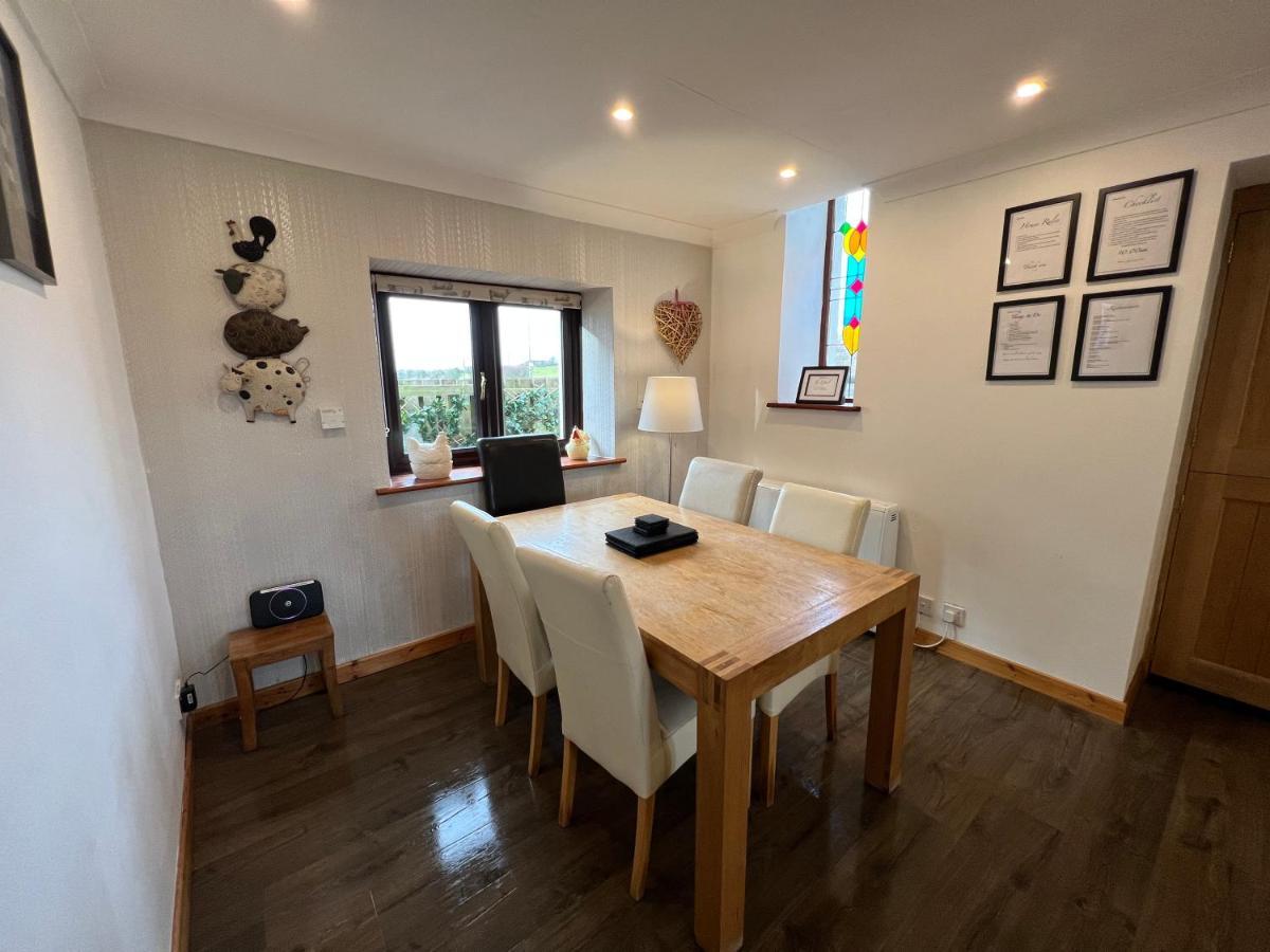3 Bed Detached Cottage- Log Burner Mountain Views Beaumaris Zewnętrze zdjęcie
