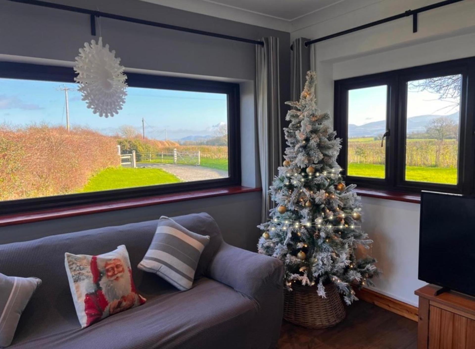 3 Bed Detached Cottage- Log Burner Mountain Views Beaumaris Zewnętrze zdjęcie